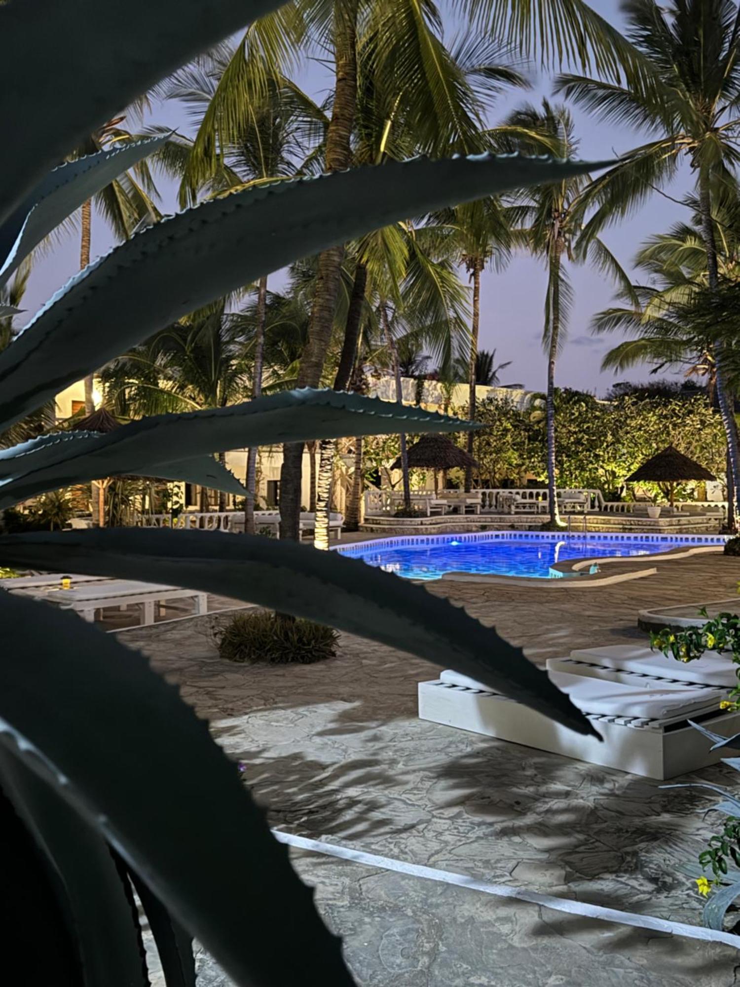 Готель Aquarius Club Ватаму Екстер'єр фото